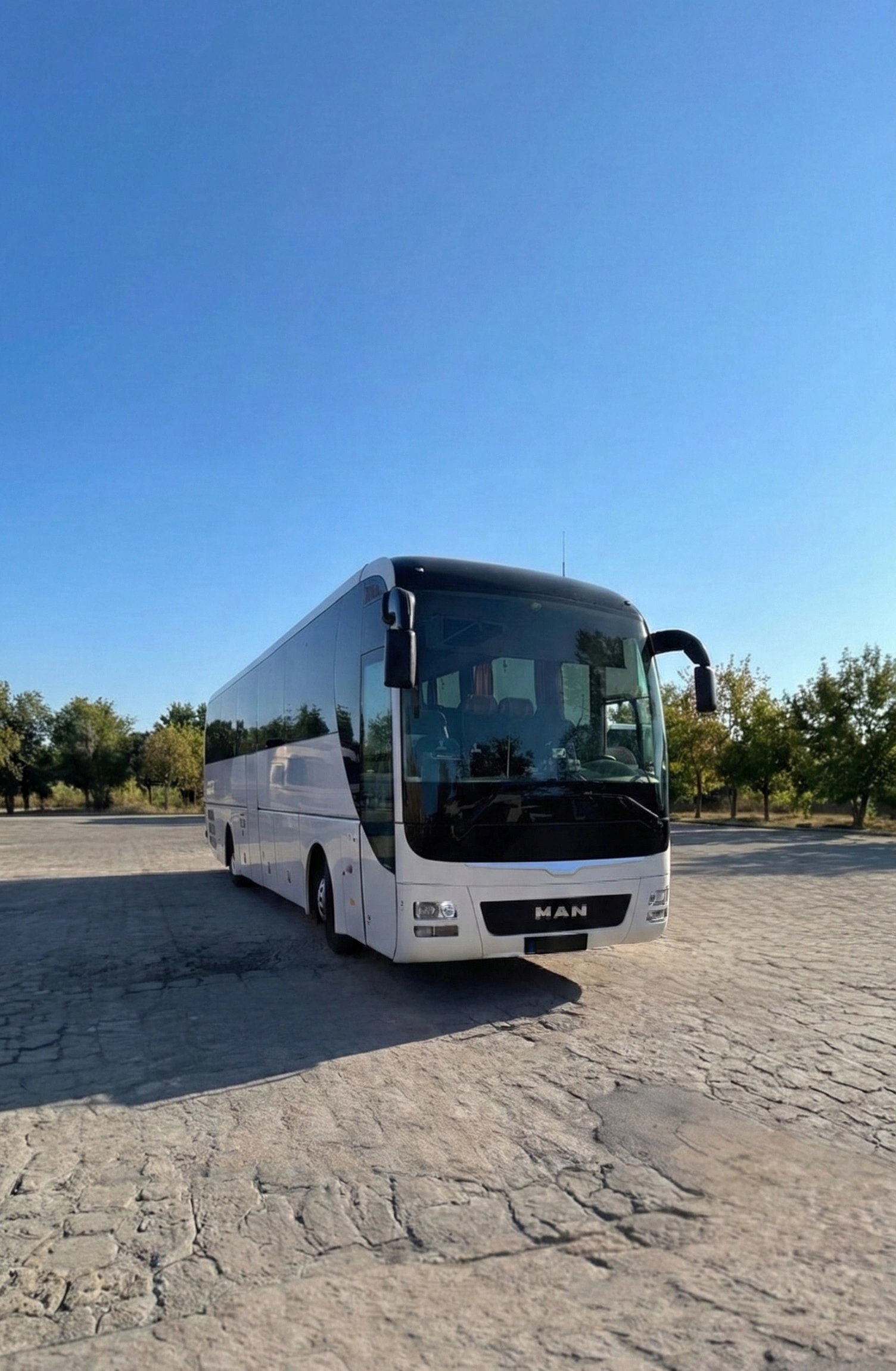 Komfortowy autokar wycieczkowy MAN Lion's Coach Wrocław, przewozy dla 49 osób